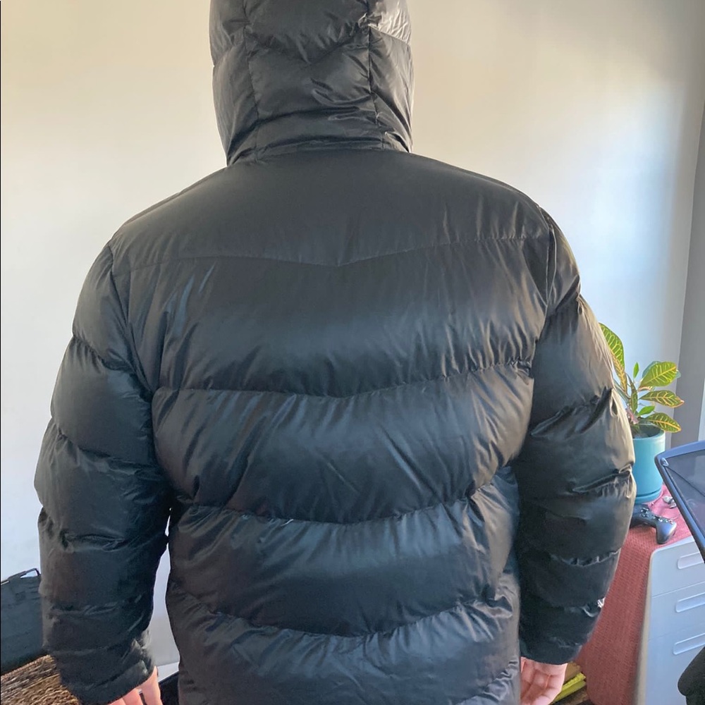 Men’s Mountain Hardware Puffer Down Jacket size L Black
